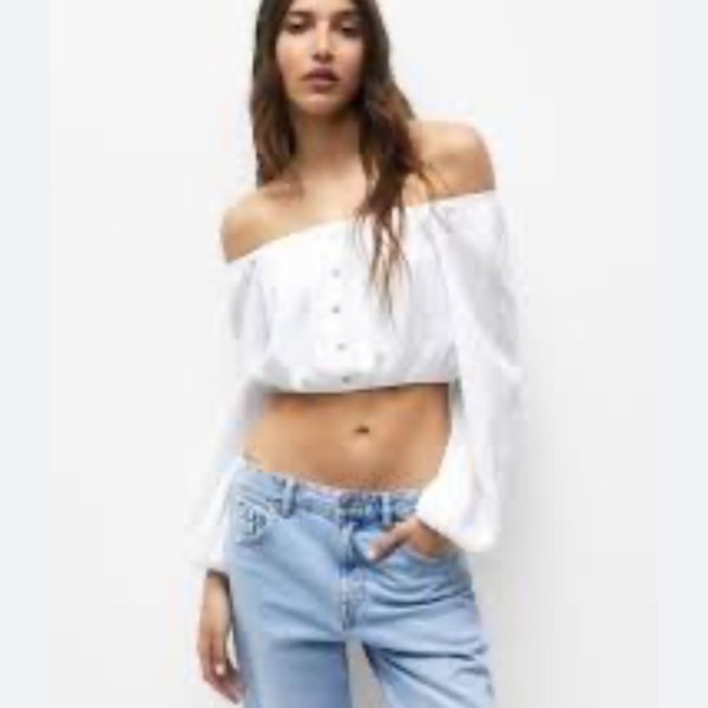 LA HEARTS OFF THE SHOULDER CROPPED TOP